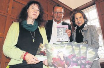 Laden Kinder und Familien zum Feiern ein: Karin Plötz-Hesse, Markus Boucsein und Andrea Hruby. Foto: Schippers
