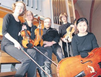 Musizierten für die Kinder: (von links) Susanne Enkemeier, Regine Kändler, Christian Fraatz, Sonja Heimann-Sandrock und Fan Yang. Foto: Hildebrand